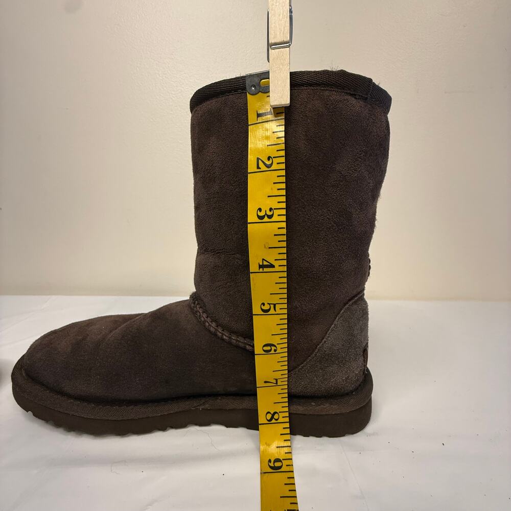 UGG Australia Classic Short Boots Chocolate Brown Suede Sheepskin Size 6 - Picture 4 of 7